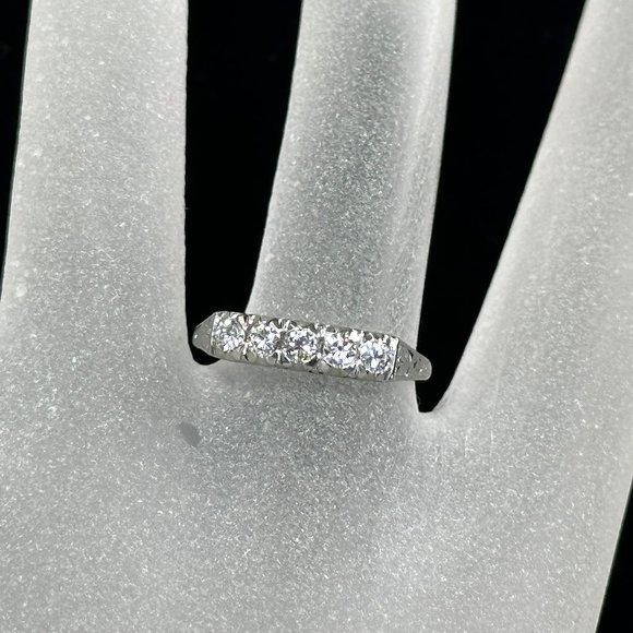 AIG Platinum 0.35ct D/VVS1 Round Brilliant diamond anniversary ring sz6.5 2.8gm